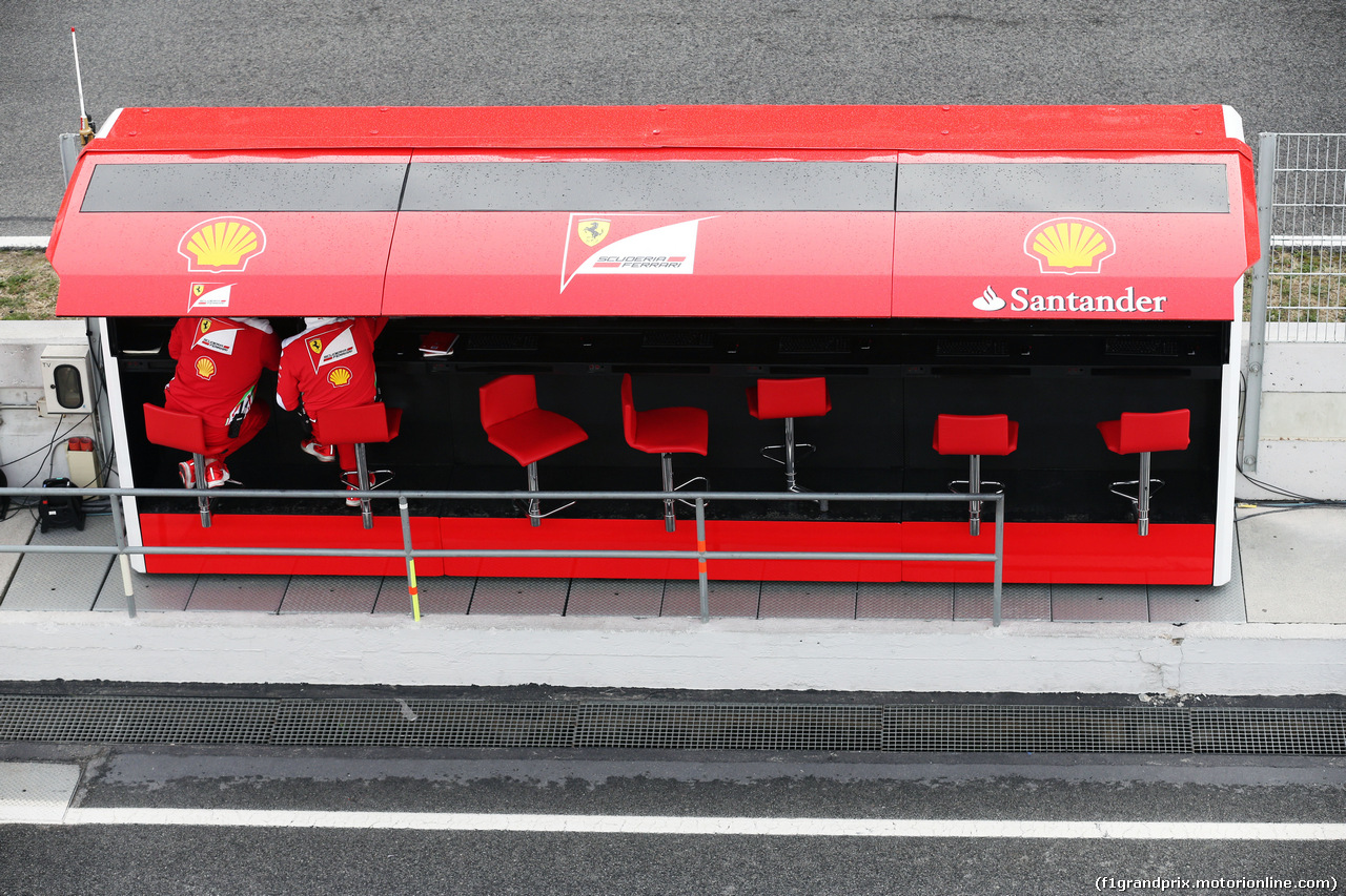 TEST F1 BARCELLONA 22 FEBBRAIO, Ferrari pit gantry.
22.02.2016.