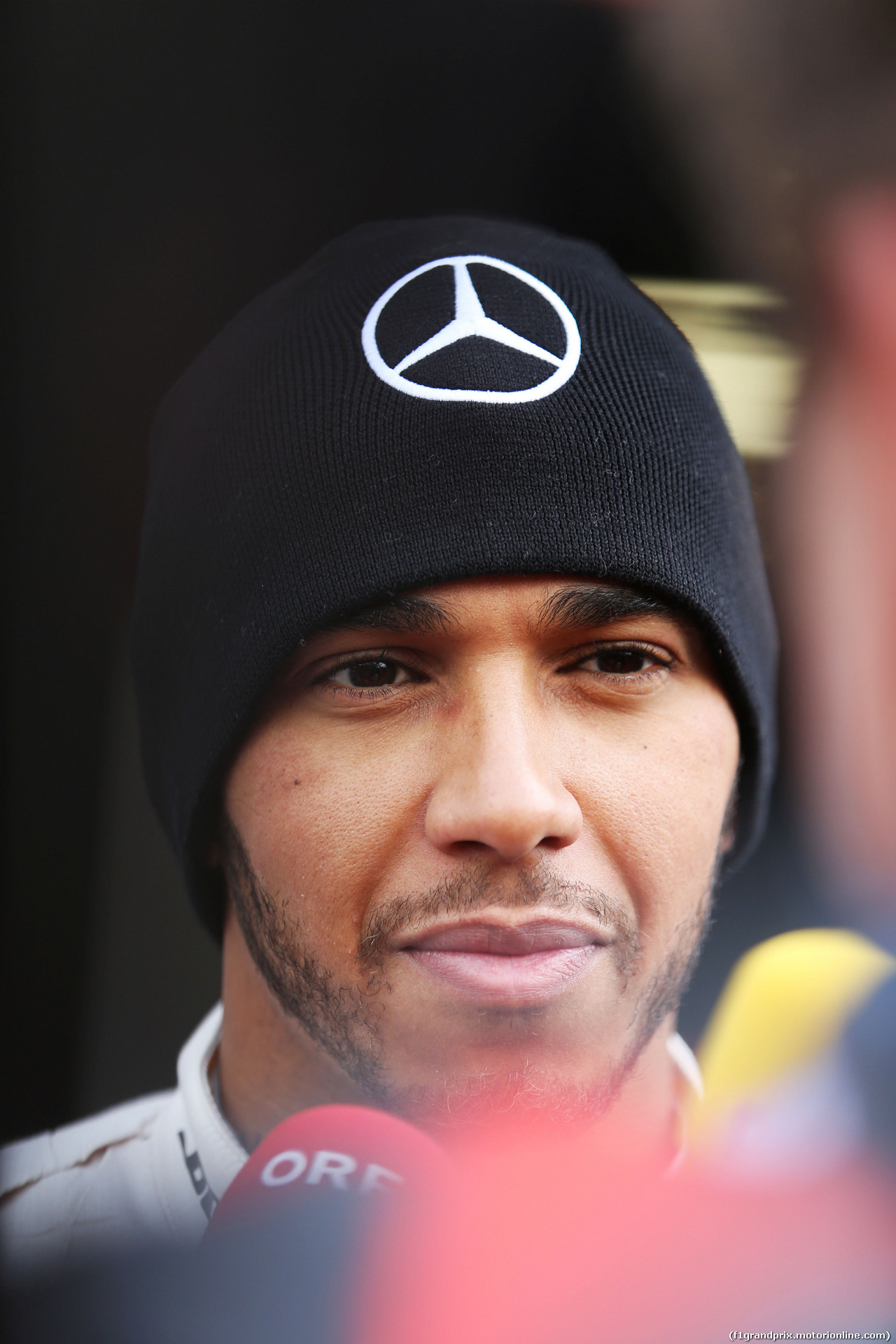 TEST F1 BARCELLONA 22 FEBBRAIO, Lewis Hamilton (GBR) Mercedes AMG F1 with the media.
22.02.2016.