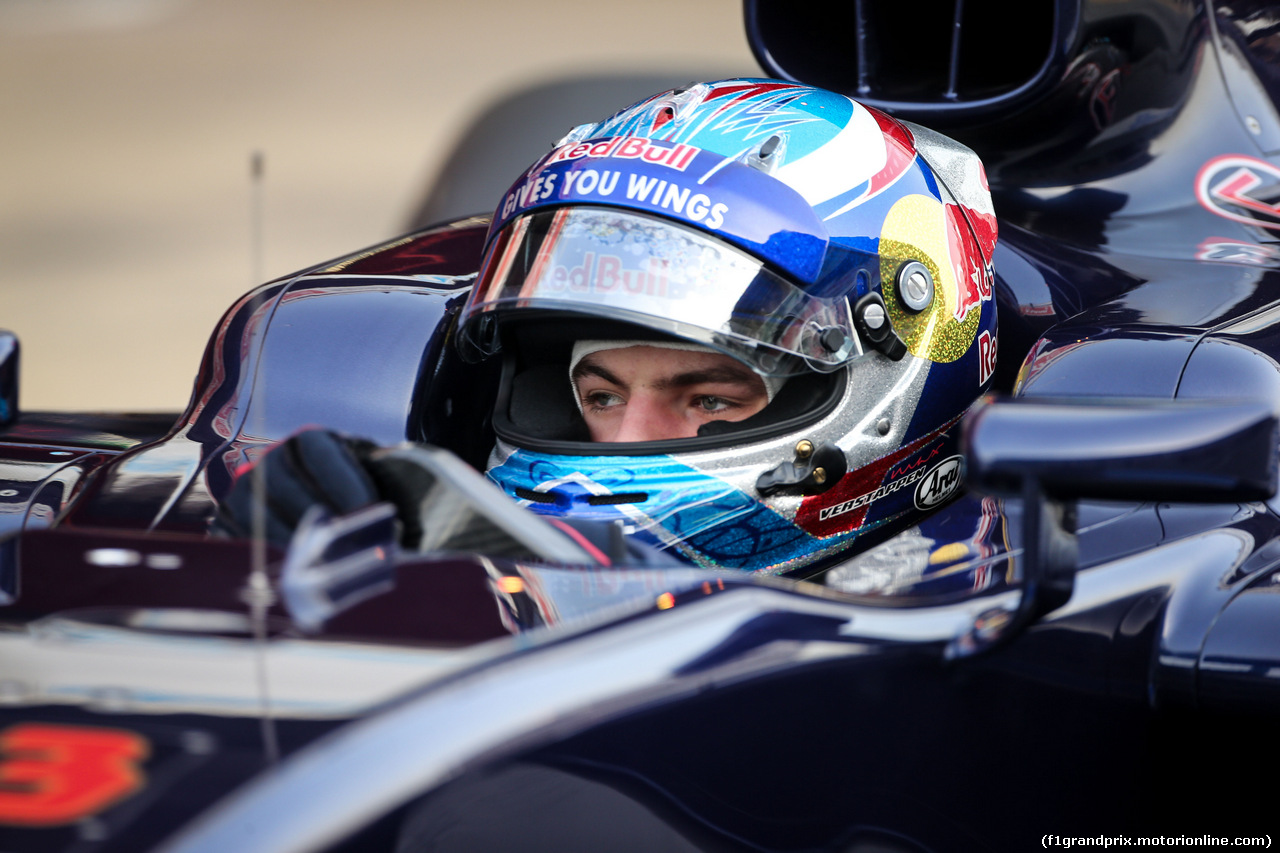 TEST F1 BARCELLONA 23 FEBBRAIO, Max Verstappen (NLD) Scuderia Toro Rosso STR11 in the pits.
23.02.2016.