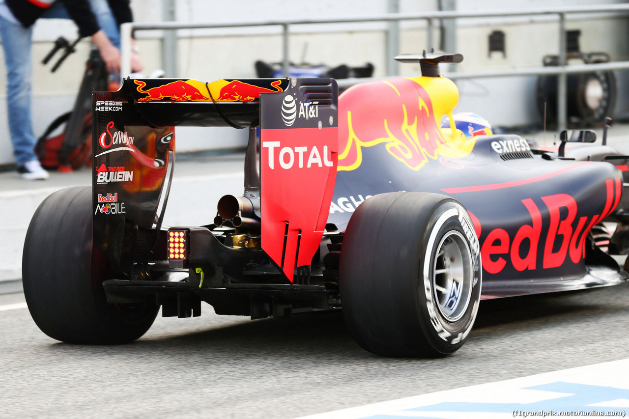 TEST F1 BARCELLONA 23 FEBBRAIO, Daniel Ricciardo (AUS) Red Bull Racing RB11 rear wing detail.
23.02.2016.