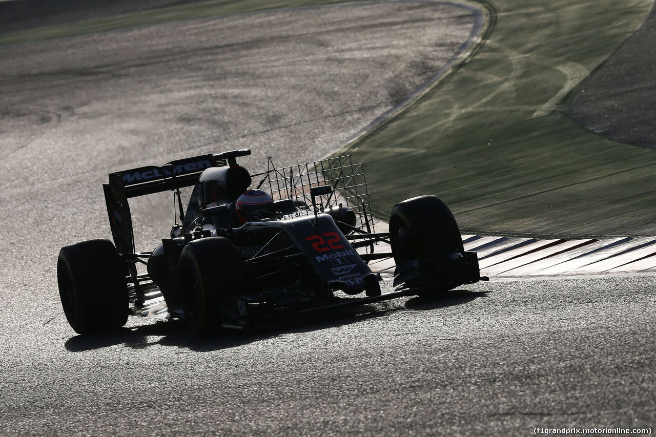 TEST F1 BARCELLONA 24 FEBBRAIO, Jenson Button (GBR) McLaren MP4-31 running sensor equipment.
24.02.2016.
