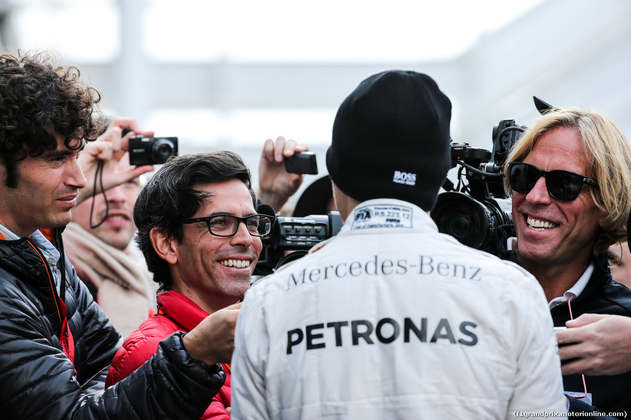 TEST F1 BARCELLONA 24 FEBBRAIO, Nico Rosberg (GER) Mercedes AMG F1 with the media.
24.02.2016.