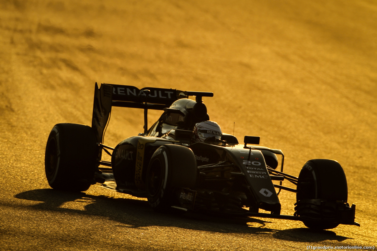 TEST F1 BARCELLONA 24 FEBBRAIO, Kevin Magnussen (DEN) Renault Sport F1 Team RS16.
24.02.2016.