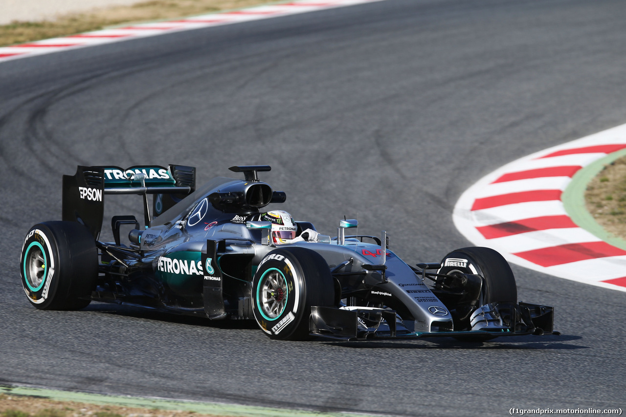 TEST F1 BARCELLONA 24 FEBBRAIO, Lewis Hamilton (GBR) Mercedes AMG F1 W07 Hybrid.
24.02.2016.