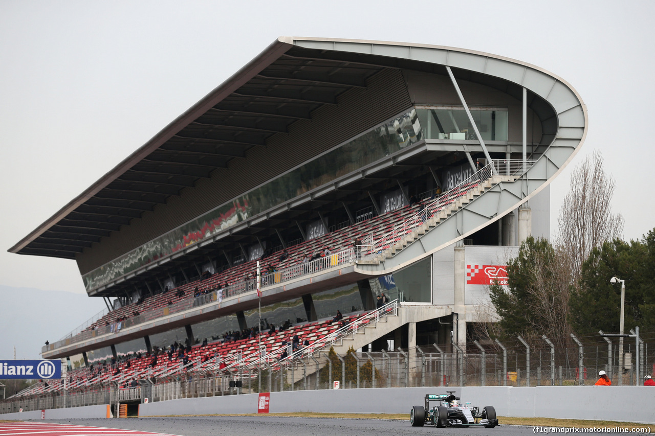 TEST F1 BARCELLONA 24 FEBBRAIO, Lewis Hamilton (GBR) Mercedes AMG F1 W07 Hybrid.
24.02.2016.