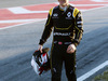 TEST F1 BARCELLONA 24 FEBBRAIO, Kevin Magnussen (DEN) Renault Sport F1 Team stops at the pit lane exit.
24.02.2016.