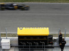 TEST F1 BARCELLONA 25 FEBBRAIO, Kevin Magnussen (DEN) Renault Sport F1 Team RS16 passes the team pit gantry.
25.02.2016.