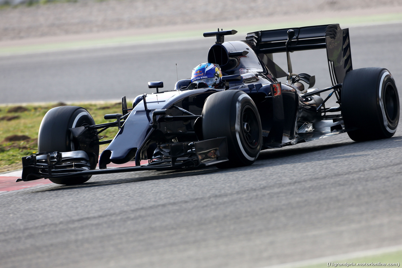 TEST F1 BARCELLONA 25 FEBBRAIO, Max Verstappen (NED) Scuderia Toro Rosso STR11 
25.02.2016. F