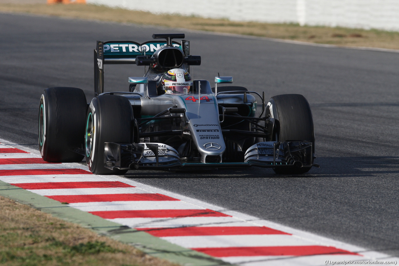 TEST F1 BARCELLONA 25 FEBBRAIO, Lewis Hamilton (GBR) Mercedes AMG F1 W07 Hybrid.
25.02.2016.