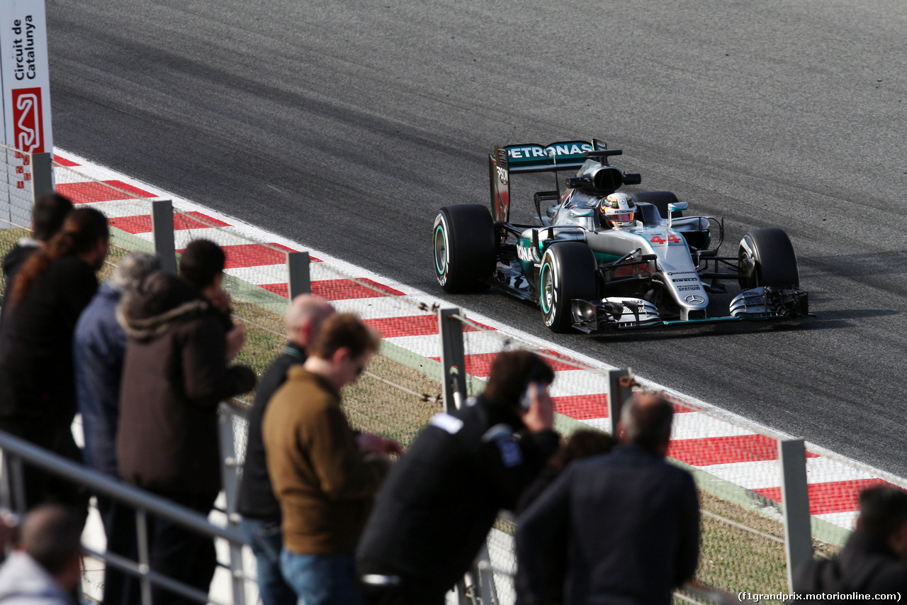 TEST F1 BARCELLONA 25 FEBBRAIO, Lewis Hamilton (GBR) Mercedes AMG F1 W07 Hybrid.
25.02.2016.