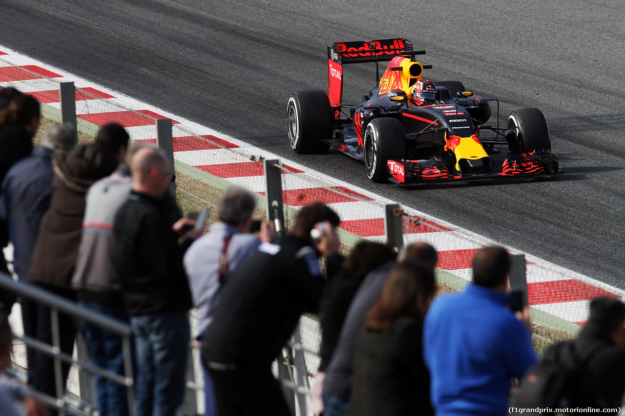 TEST F1 BARCELLONA 25 FEBBRAIO, Daniil Kvyat (RUS) Red Bull Racing RB12.
25.02.2016.