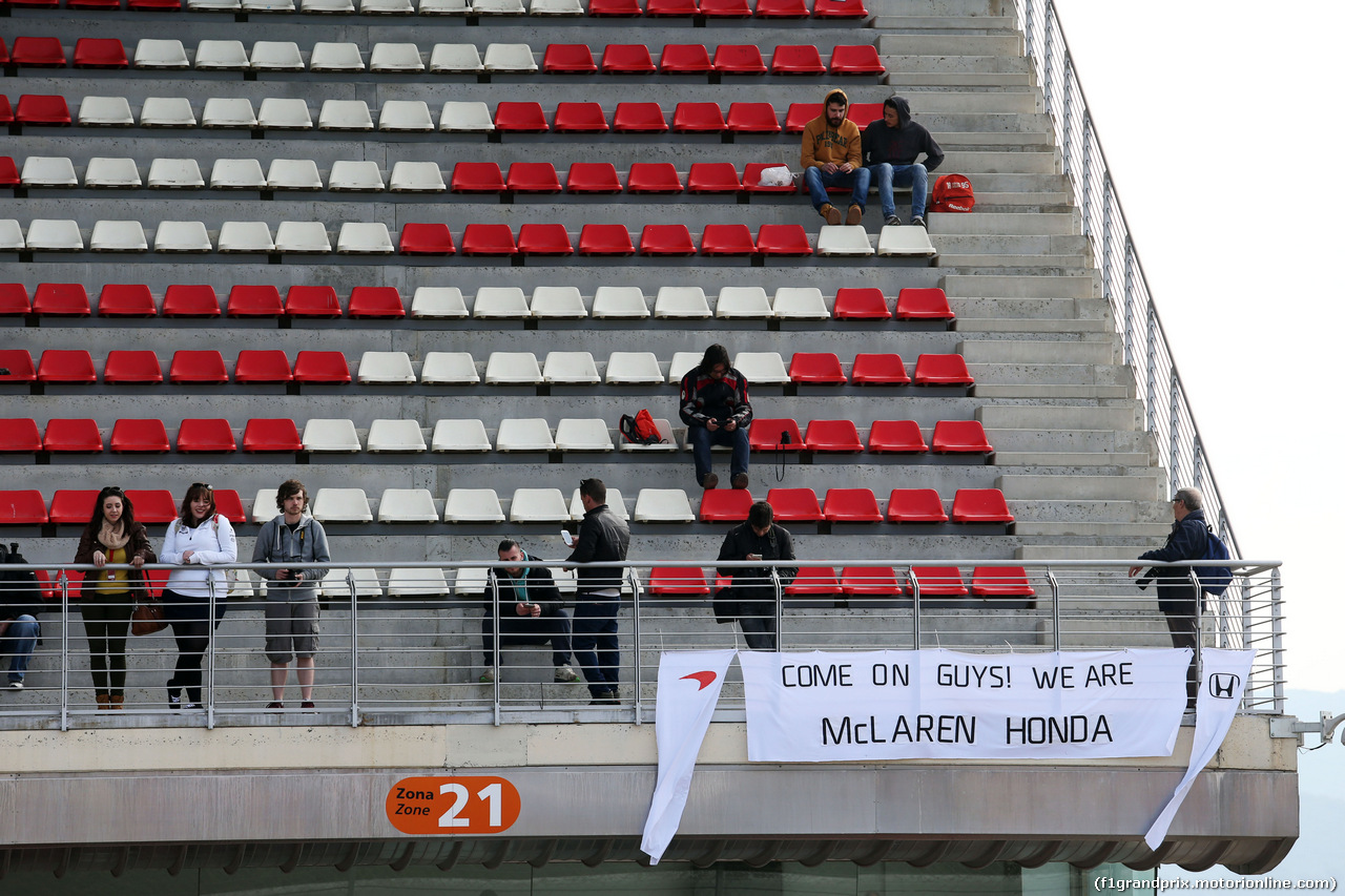 TEST F1 BARCELLONA 25 FEBBRAIO, A banner for McLaren.
25.02.2016.