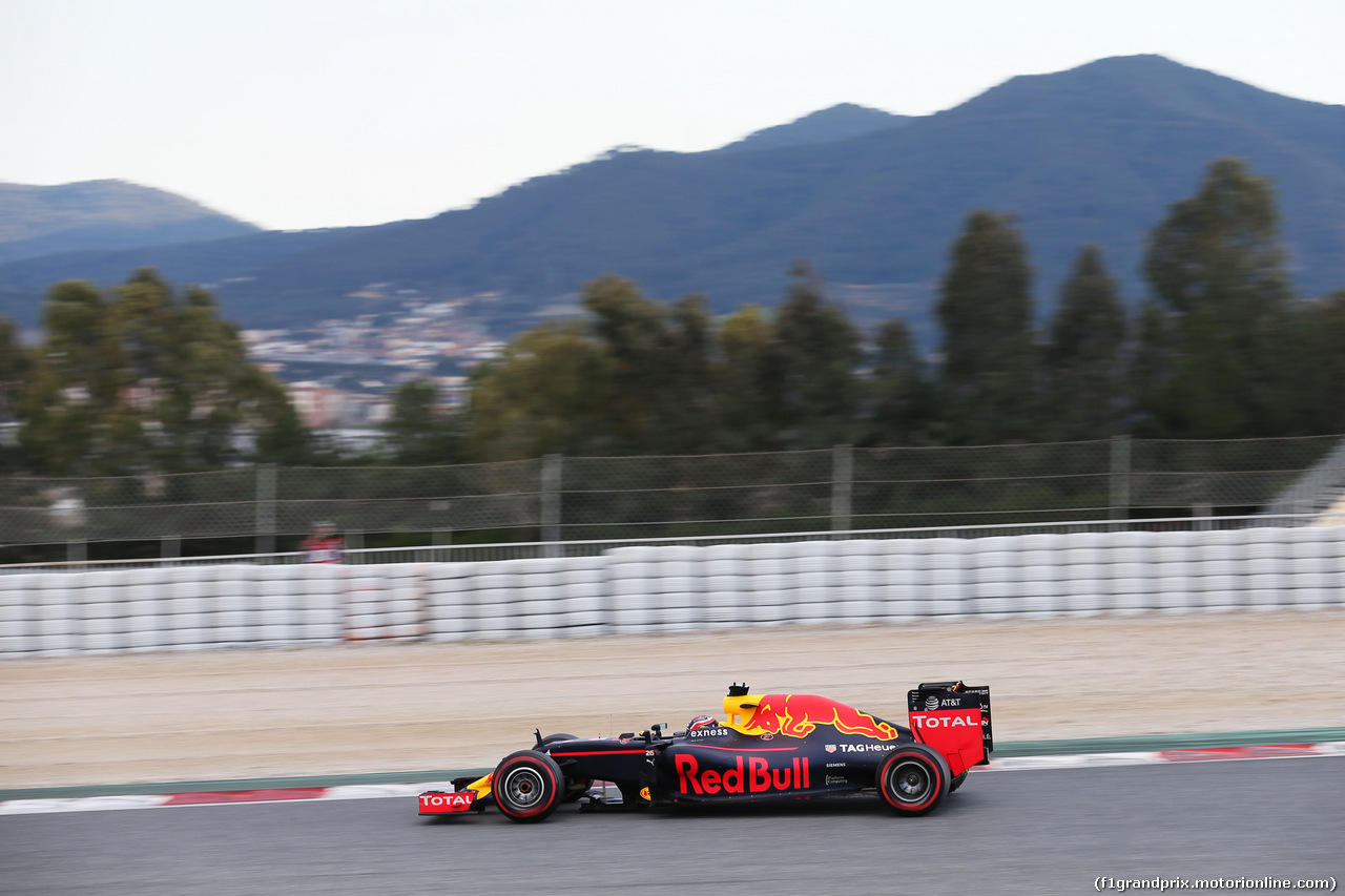 TEST F1 BARCELLONA 25 FEBBRAIO, Daniil Kvyat (RUS) Red Bull Racing RB12.
25.02.2016.