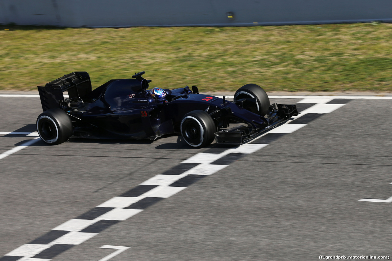 TEST F1 BARCELLONA 25 FEBBRAIO, Max Verstappen (NLD) Scuderia Toro Rosso STR11.
25.02.2016.