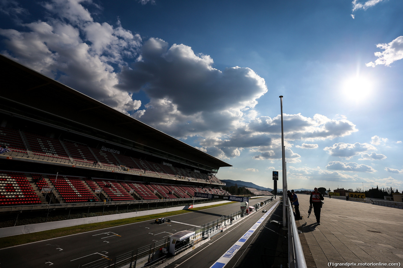 TEST F1 BARCELLONA 25 FEBBRAIO, Kevin Magnussen (DEN) Renault Sport F1 Team RS16.
25.02.2016.