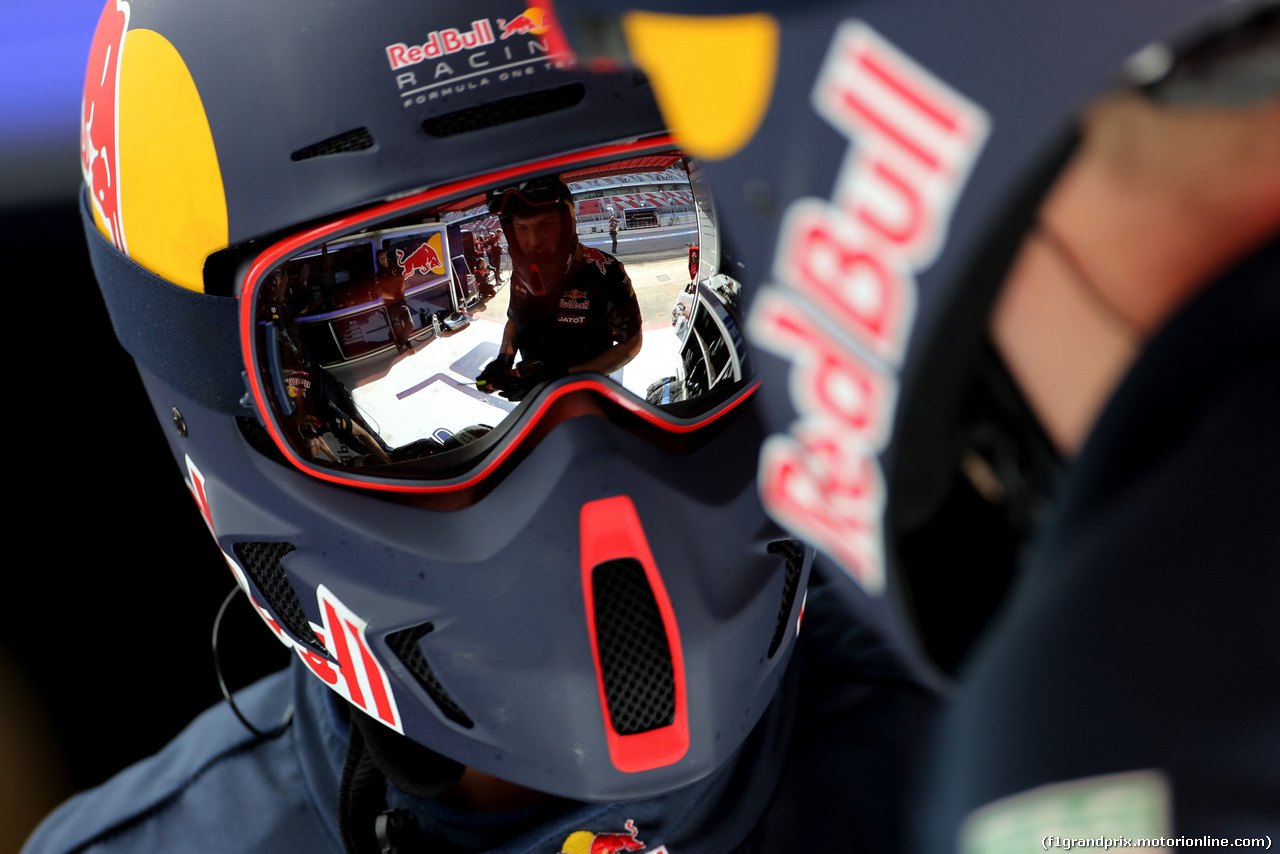TEST F1 BARCELLONA 2 MARZO, Red Bull Racing meccanici
02.03.2016.