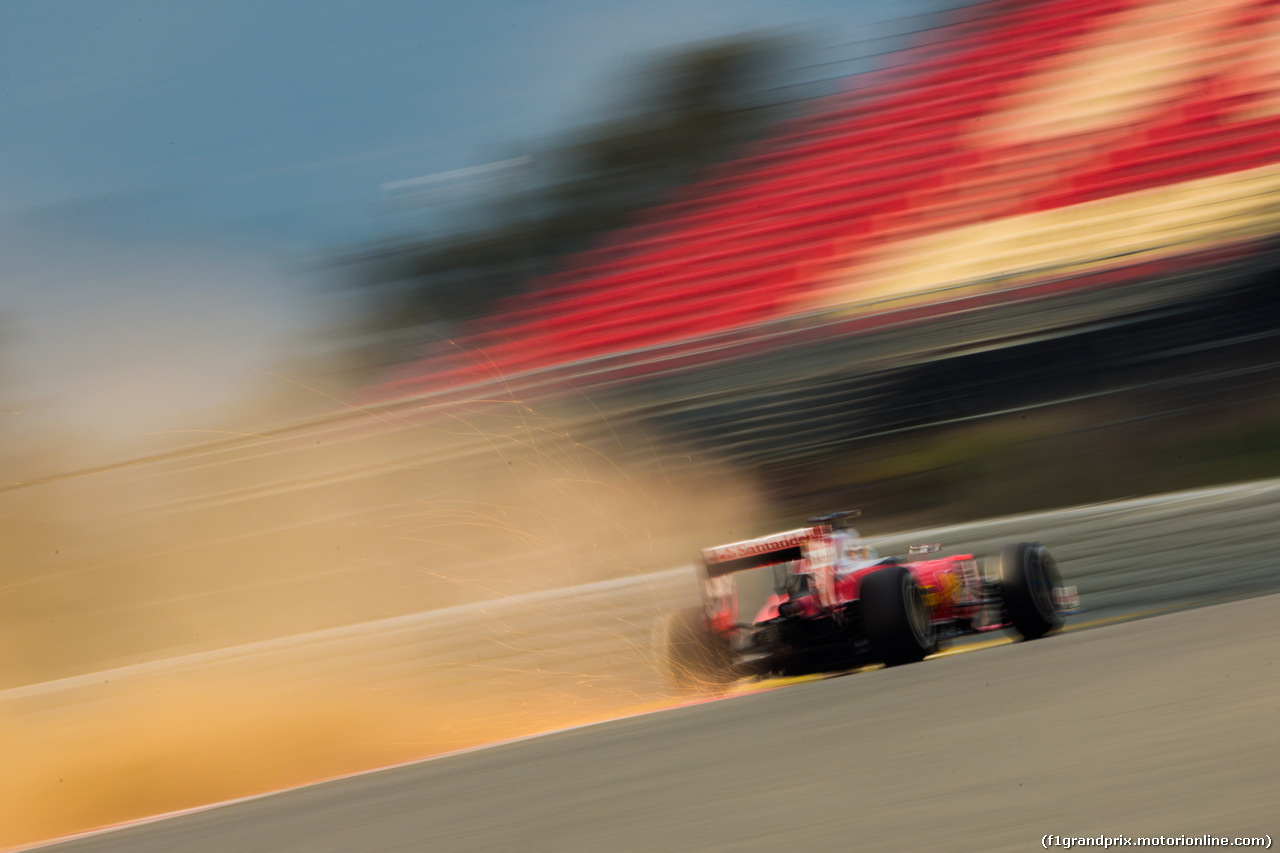 TEST F1 BARCELLONA 2 MARZO, Sebastian Vettel (GER) Ferrari SF16-H runs wide.
02.03.2016.
