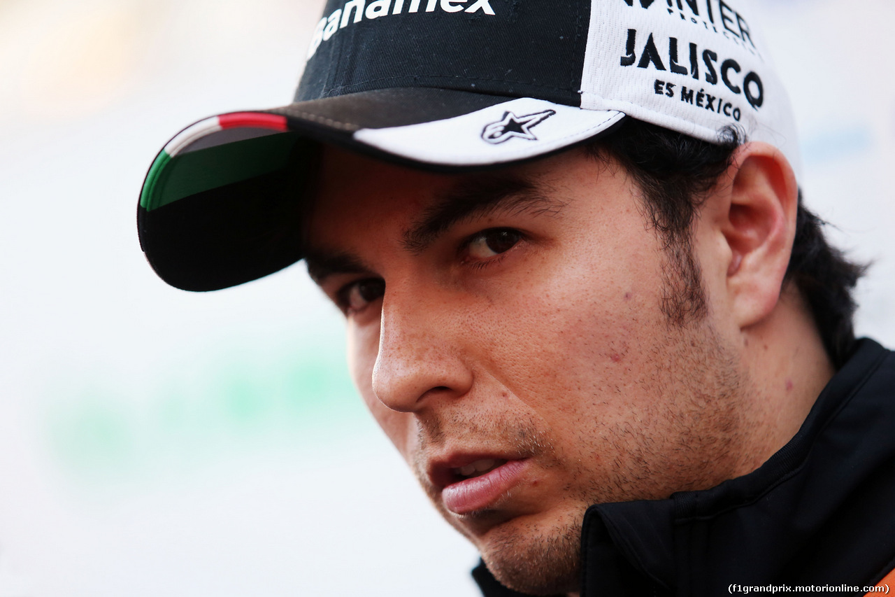 TEST F1 BARCELLONA 2 MARZO, Sergio Perez (MEX) Sahara Force India F1 with the media.
02.03.2016.