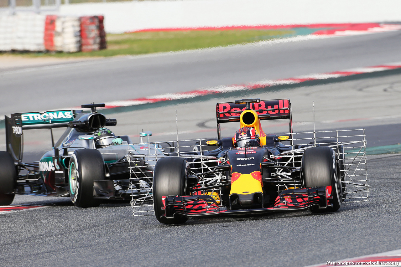 TEST F1 BARCELLONA 3 MARZO, Daniil Kvyat (RUS) Red Bull Racing RB12 running sensor equipment.
03.03.2016.
