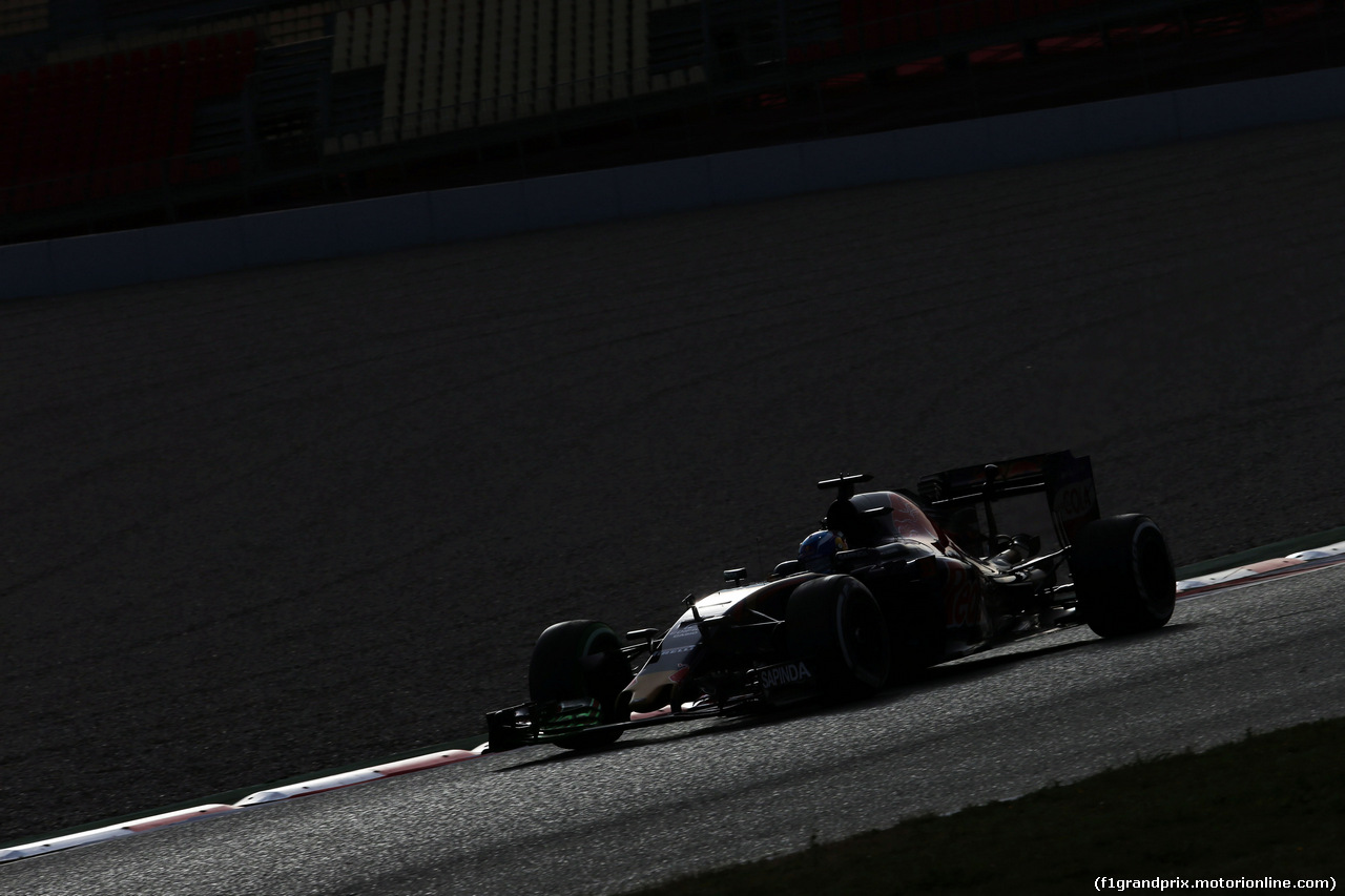 TEST F1 BARCELLONA 3 MARZO, Max Verstappen (NLD) Scuderia Toro Rosso STR11.
03.03.2016.