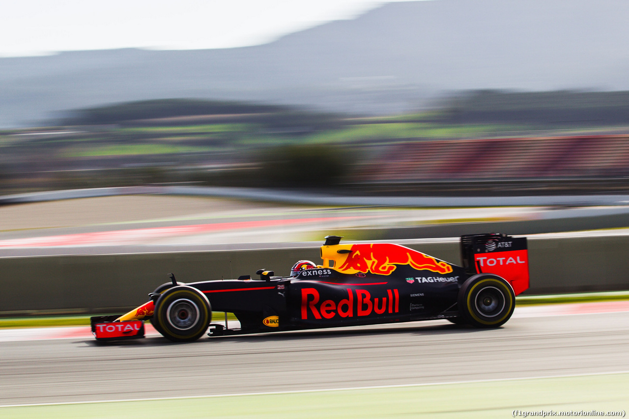 TEST F1 BARCELLONA 3 MARZO, Daniil Kvyat (RUS) Red Bull Racing RB12.
03.03.2016.