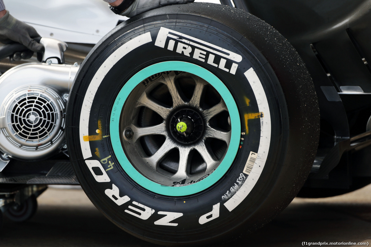 TEST F1 BARCELLONA 3 MARZO, Mercedes AMG F1 W07 Hybrid wheel detail.
03.03.2016.