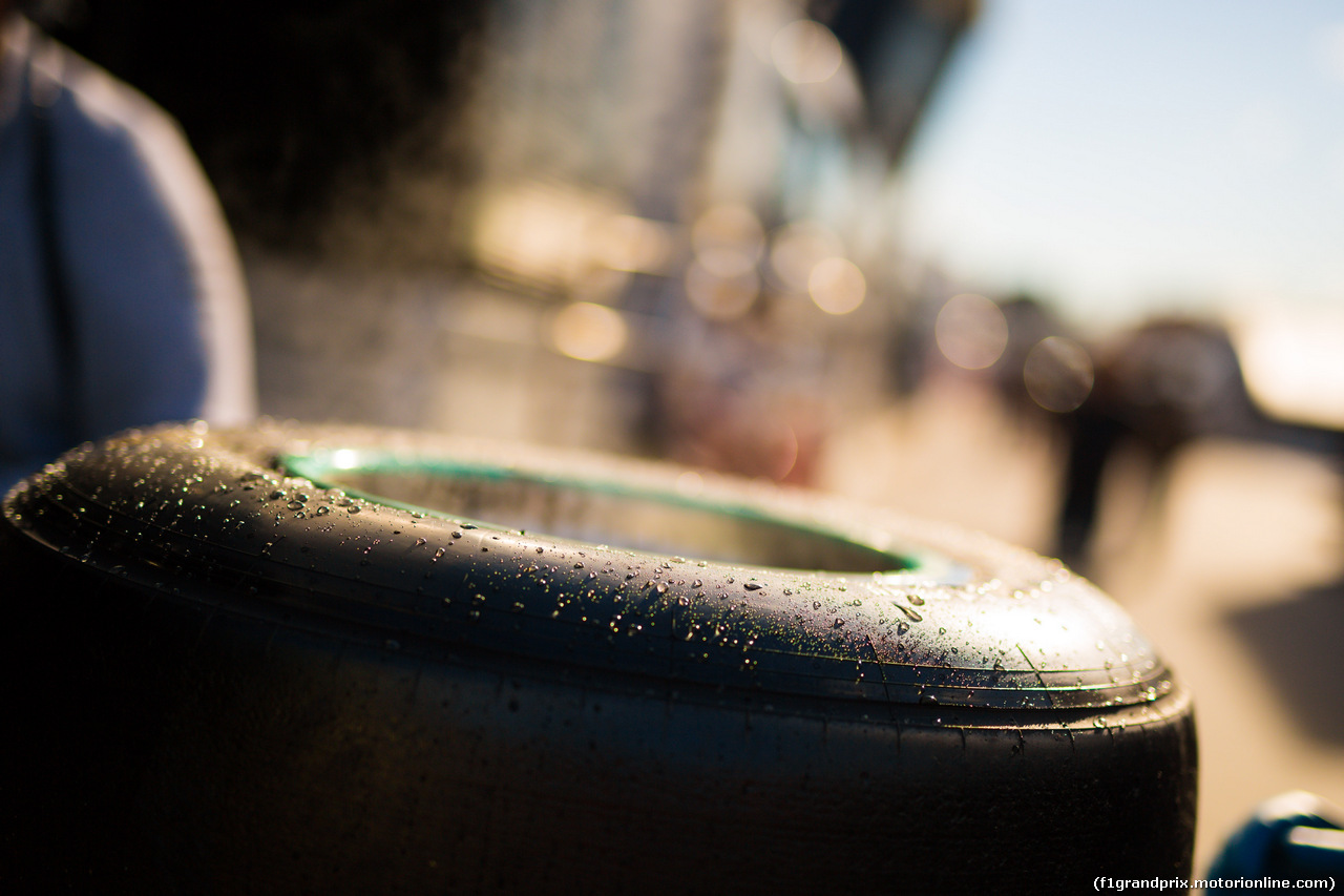 TEST F1 BARCELLONA 3 MARZO, Pirelli tyres.
03.03.2016.