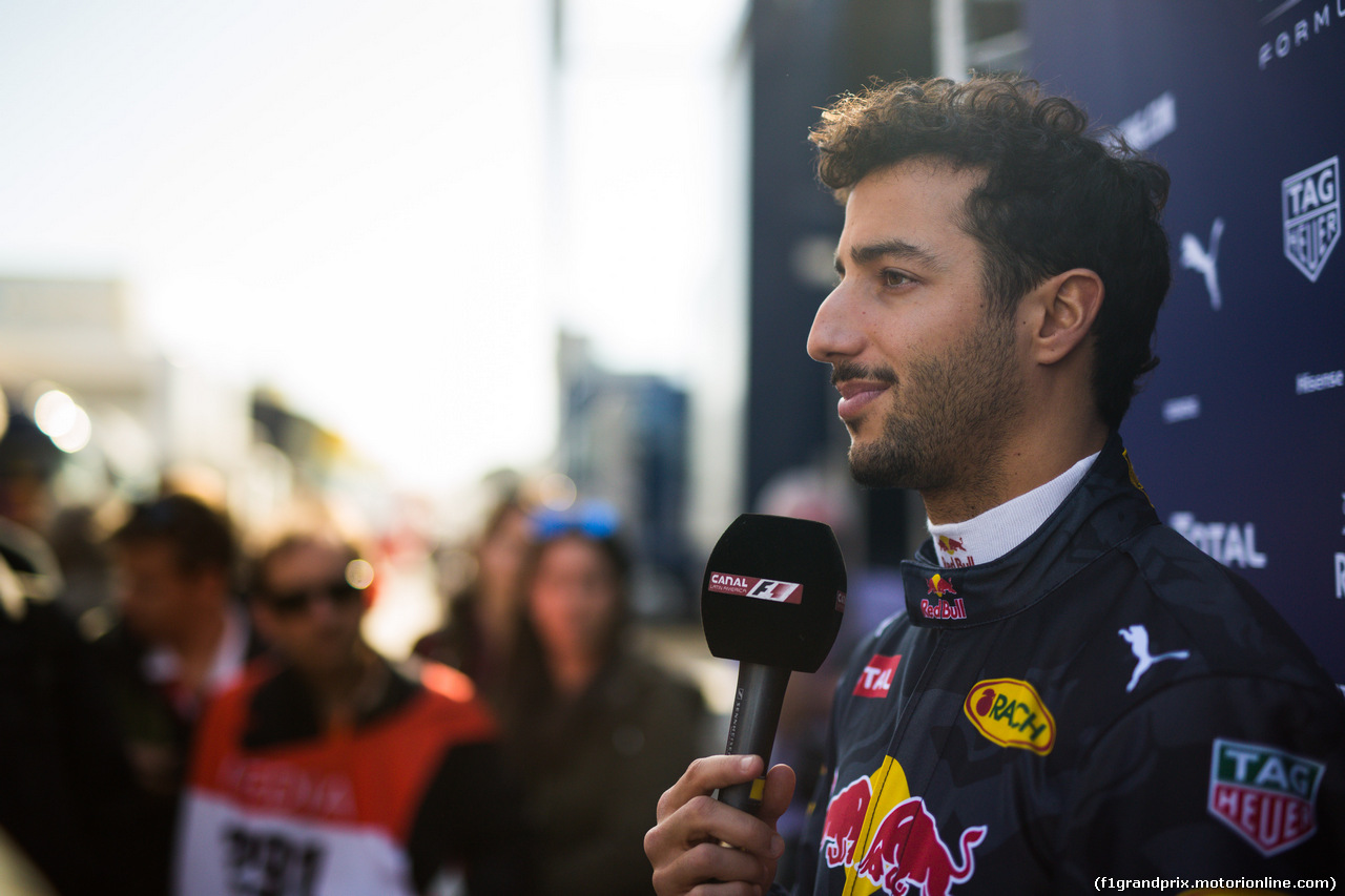 TEST F1 BARCELLONA 3 MARZO, Daniel Ricciardo (AUS) Red Bull Racing with the media.
03.03.2016.