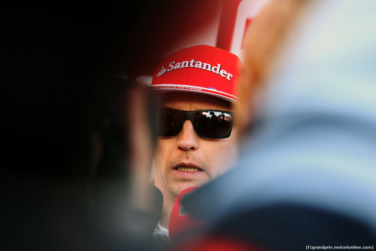 TEST F1 BARCELLONA 3 MARZO, Kimi Raikkonen (FIN) Ferrari with the media.
03.03.2016.