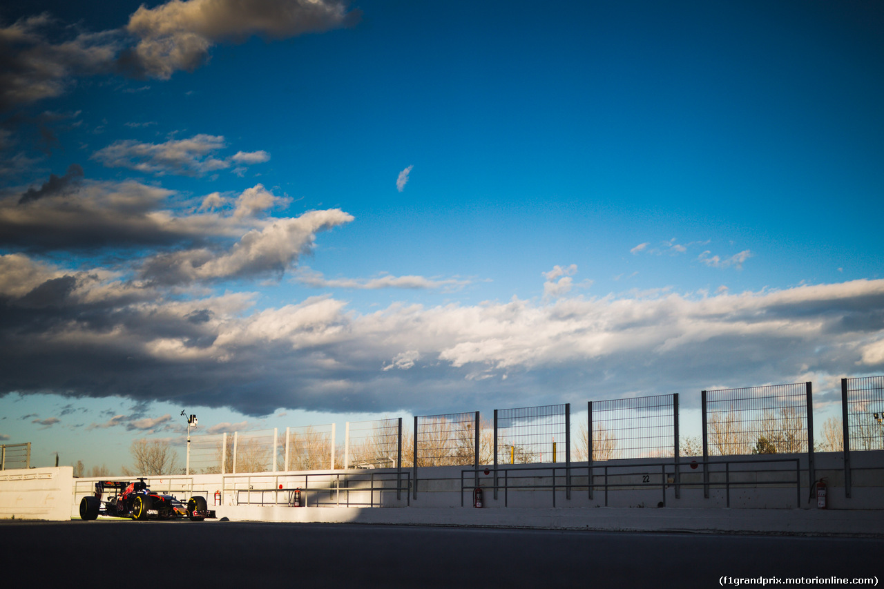 TEST F1 BARCELLONA 3 MARZO, Max Verstappen (NLD) Scuderia Toro Rosso STR11.
03.03.2016.