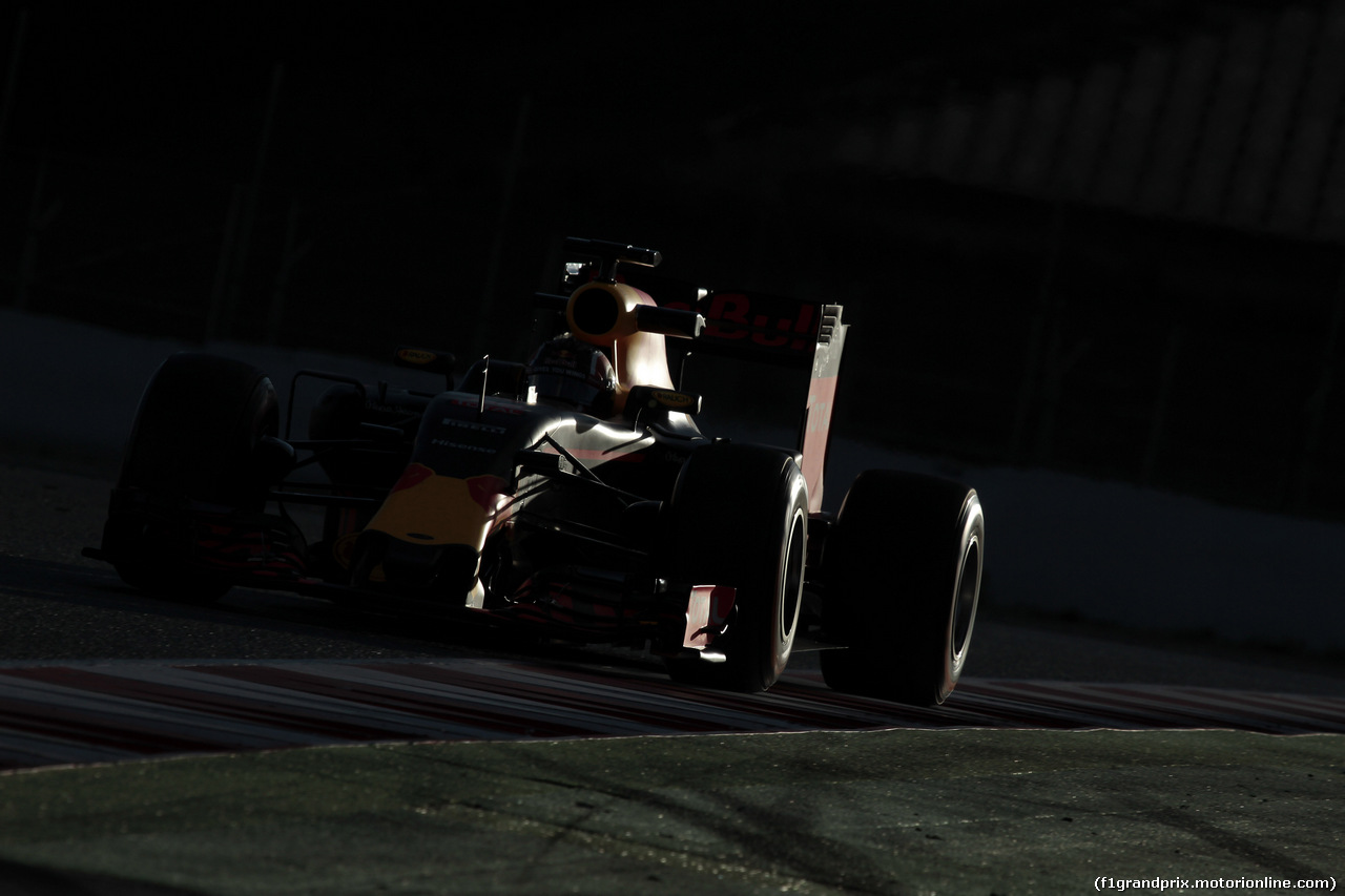 TEST F1 BARCELLONA 3 MARZO, Daniil Kvyat (RUS) Red Bull Racing RB12
