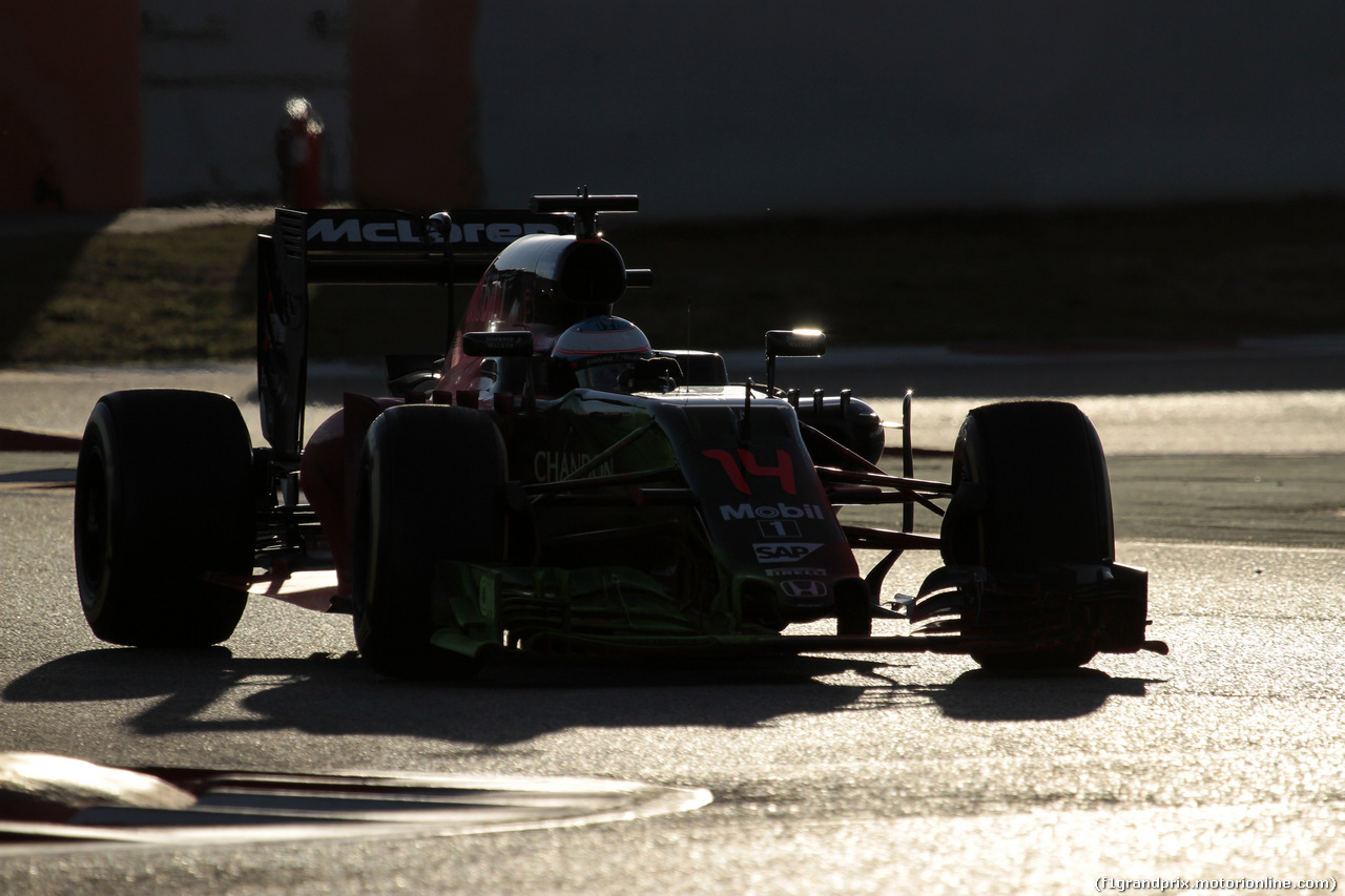 TEST F1 BARCELLONA 3 MARZO, Fernando Alonso (ESP) McLaren Honda MP4-31