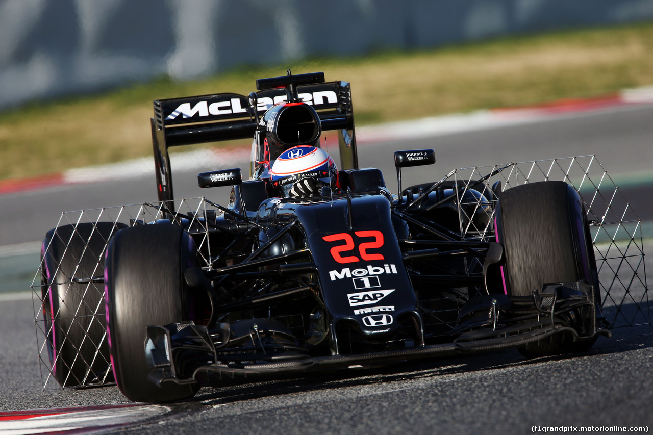 TEST F1 BARCELLONA 4 MARZO, Jenson Button (GBR) McLaren MP4-31 running sensor equipment.
04.03.2016.