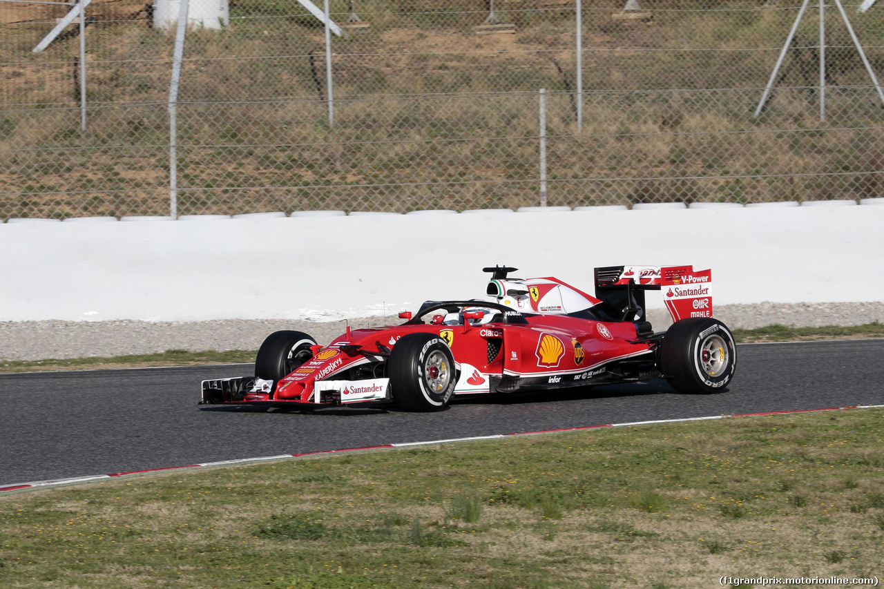 TEST F1 BARCELLONA 4 MARZO, Sebastian Vettel (GER) Ferrari SF16-H - Testing Halo