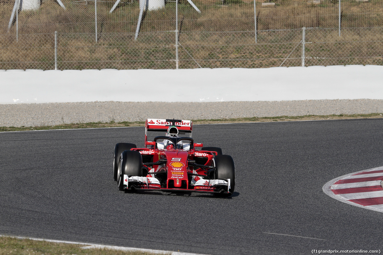 TEST F1 BARCELLONA 4 MARZO, Sebastian Vettel (GER) Ferrari SF16-H - Testing Halo