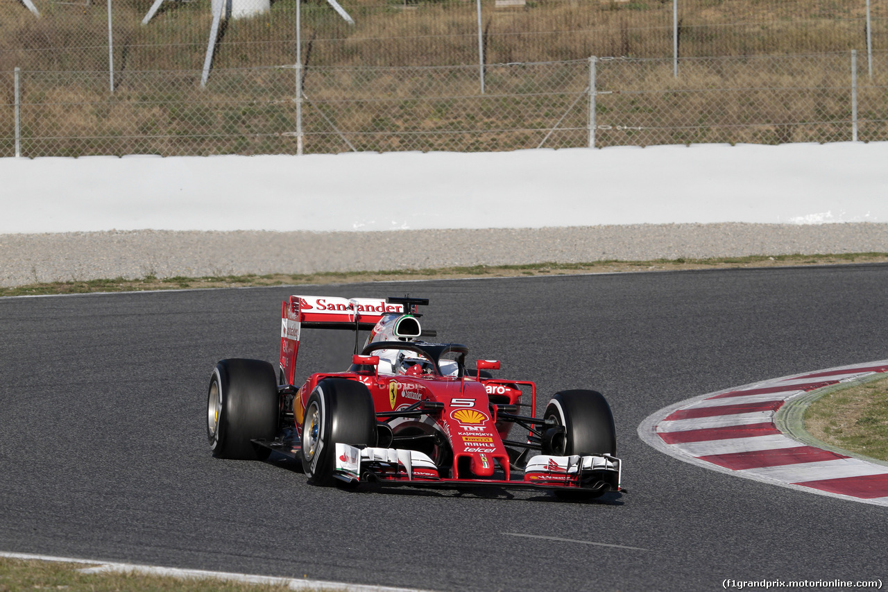 TEST F1 BARCELLONA 4 MARZO, Sebastian Vettel (GER) Ferrari SF16-H - Testing Halo