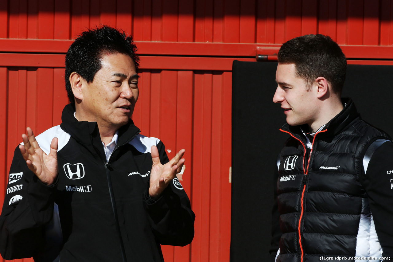 TEST F1 BARCELLONA 4 MARZO, (L to R): Yasuhisa Arai (JPN) Honda Motorsport Chief Officer with Stoffel Vandoorne (BEL) McLaren Test e Reserve Driver.
04.03.2016.