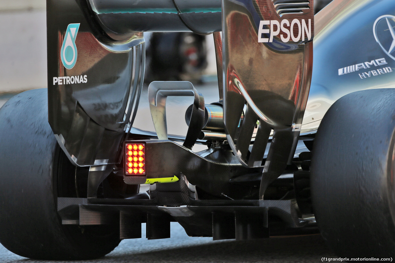 TEST F1 BARCELLONA 4 MARZO, Mercedes AMG F1 W07 Hybrid rear wing, rear diffuser e exhaust detail.
04.03.2016.