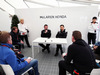 TEST F1 BARCELLONA 4 MARZO, (L to R): Eric Boullier (FRA) McLaren Racing Director with Yusuke Hasegawa (JPN) Head of Honda F1 Programme.
04.03.2016.