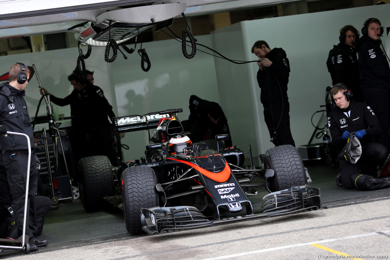 TEST F1 PIRELLI 25 GENNAIO PAUL RICARD, Stoffel Vandoorne (BEL), third driver, McLaren F1 Team 
25.01.2016.