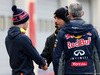 TEST F1 PIRELLI 26 GENNAIO PAUL RICARD, Daniil Kvyat (RUS), Red Bull Racing e a Pirelli technician
26.01.2016.