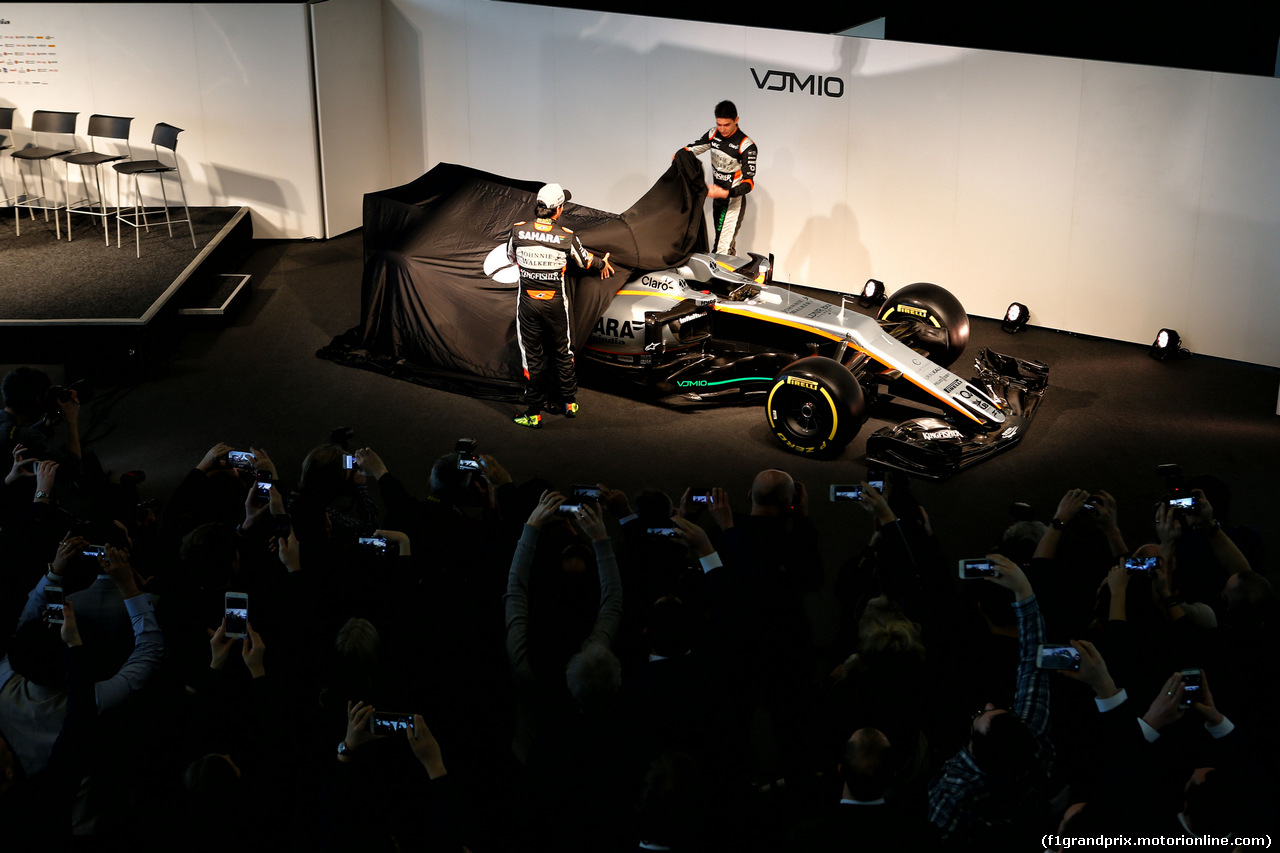 FORCE INDIA VJM10, Sergio Perez (MEX) Sahara Force India F1 e Esteban Ocon (FRA) Sahara Force India F1 Team unveil the Sahara Force India F1 VJM10.
22.02.2017.