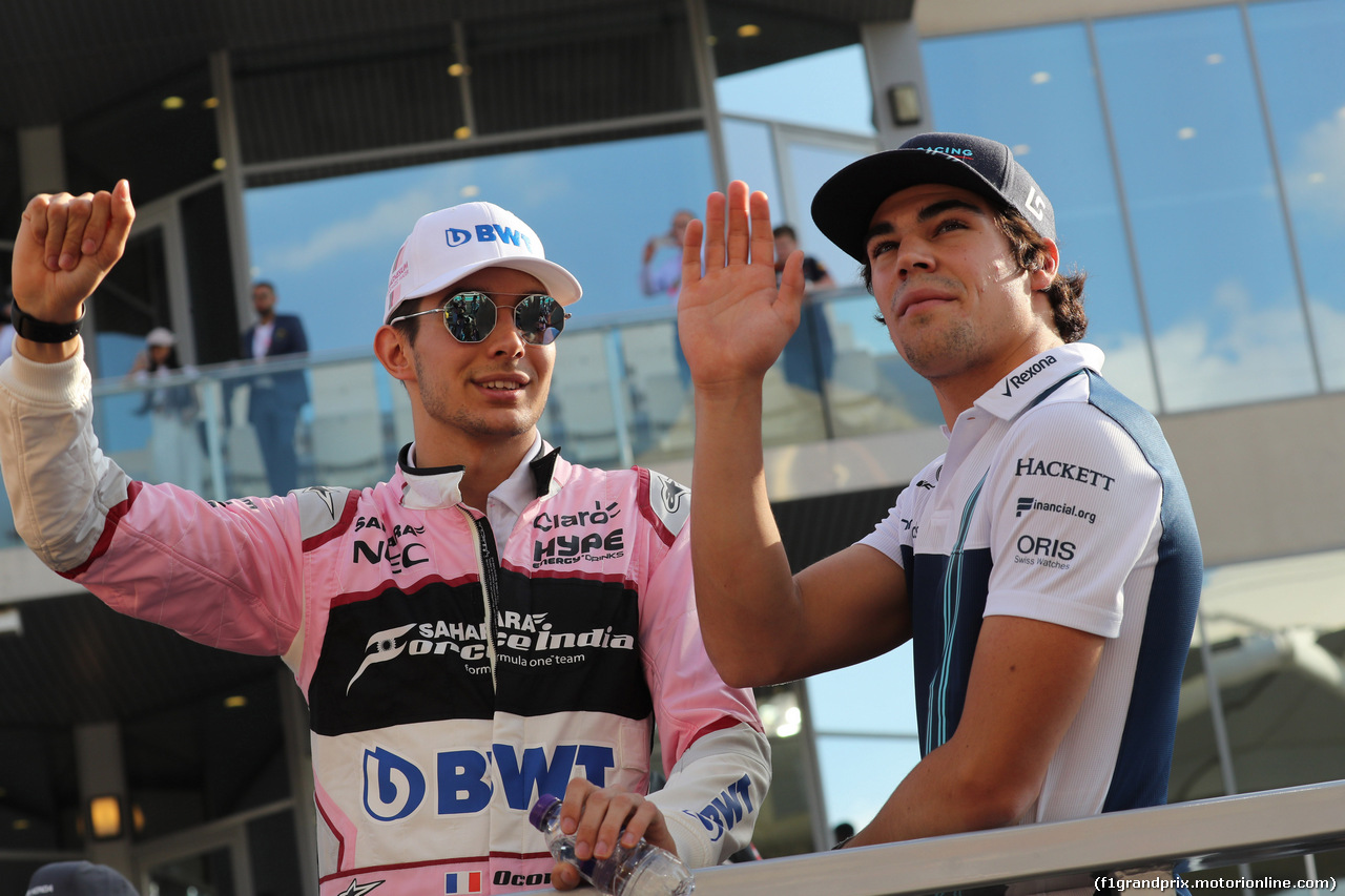 GP ABU DHABI, 26.11.2017 - Esteban Ocon (FRA) Sahara Force India F1 VJM10 e Lance Stroll (CDN) Williams FW40