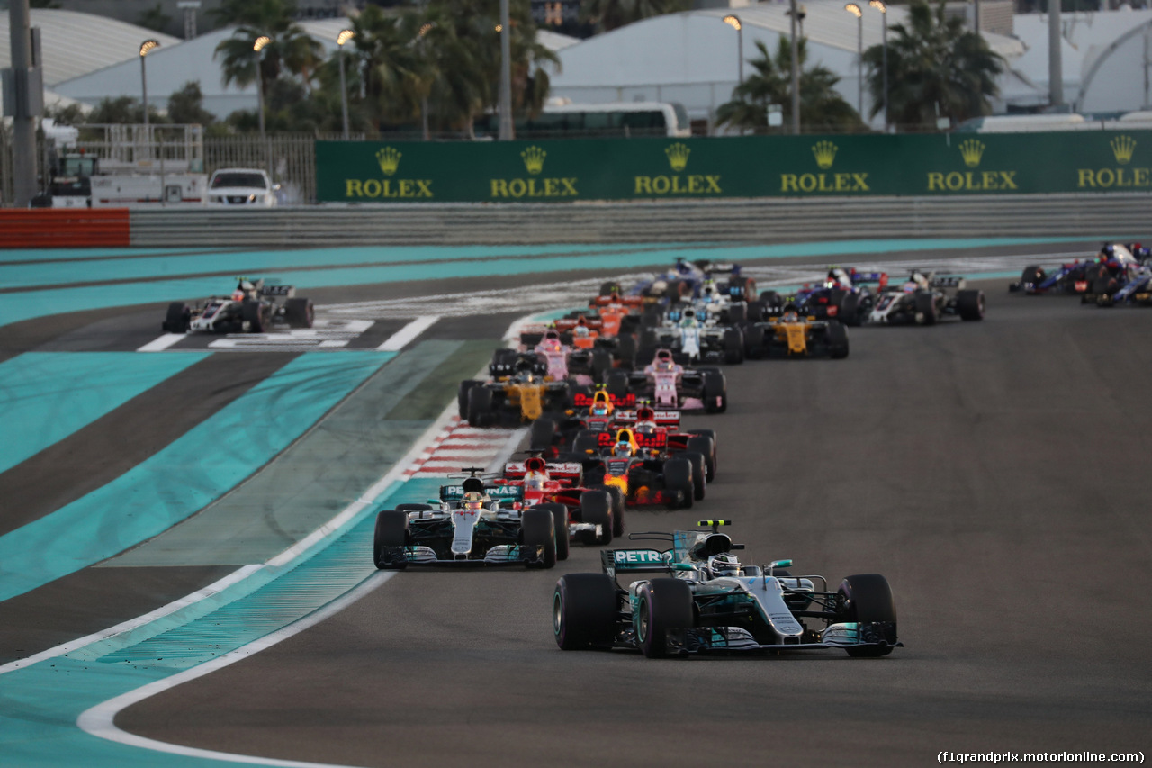 GP ABU DHABI, 26.11.2017 - Gara, Start of the race