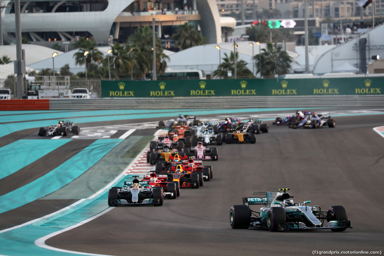 GP ABU DHABI, 26.11.2017 - Gara, Start of the race