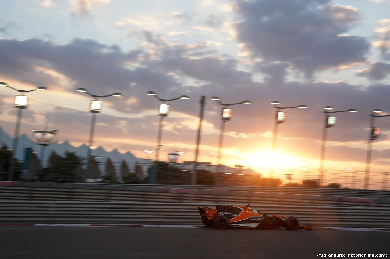 GP ABU DHABI, 26.11.2017 - Gara, Fernando Alonso (ESP) McLaren MCL32