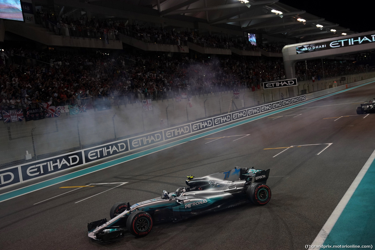 GP ABU DHABI, 26.11.2017 - Gara, Valtteri Bottas (FIN) Mercedes AMG F1 W08 vincitore