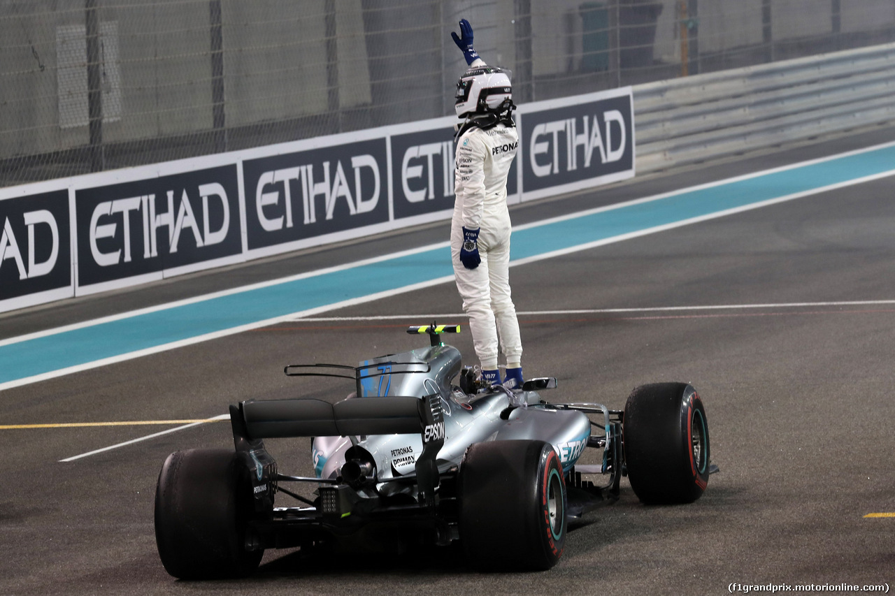 GP ABU DHABI, 26.11.2017 - Gara, Valtteri Bottas (FIN) Mercedes AMG F1 W08 vincitore