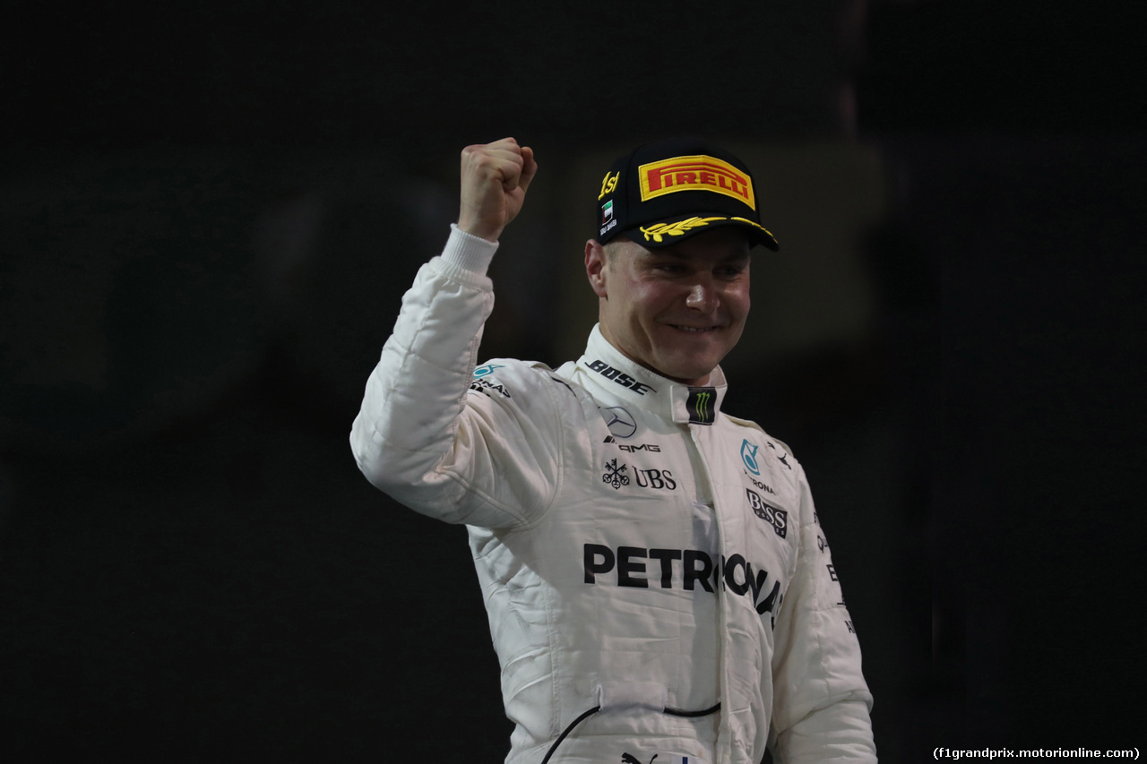 GP ABU DHABI, 26.11.2017 - Gara, Valtteri Bottas (FIN) Mercedes AMG F1 W08 vincitore