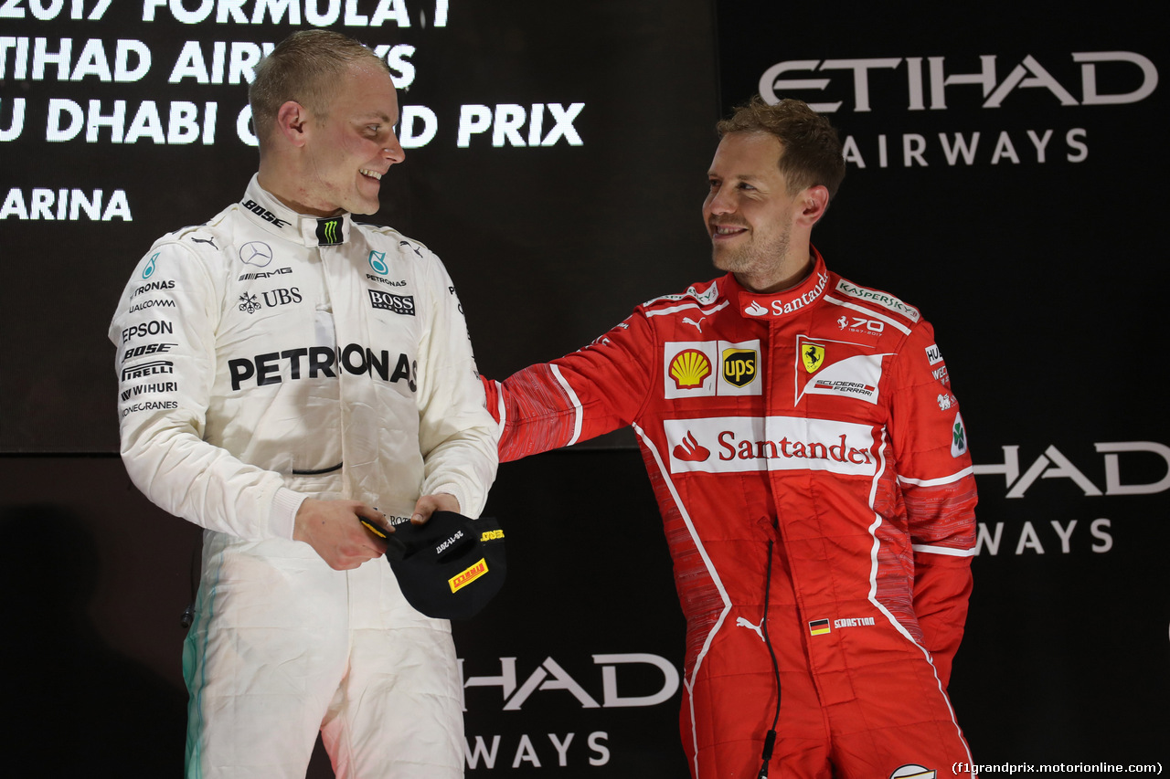 GP ABU DHABI, 26.11.2017 - Gara, Valtteri Bottas (FIN) Mercedes AMG F1 W08 vincitore e 3rd place Sebastian Vettel (GER) Ferrari SF70H